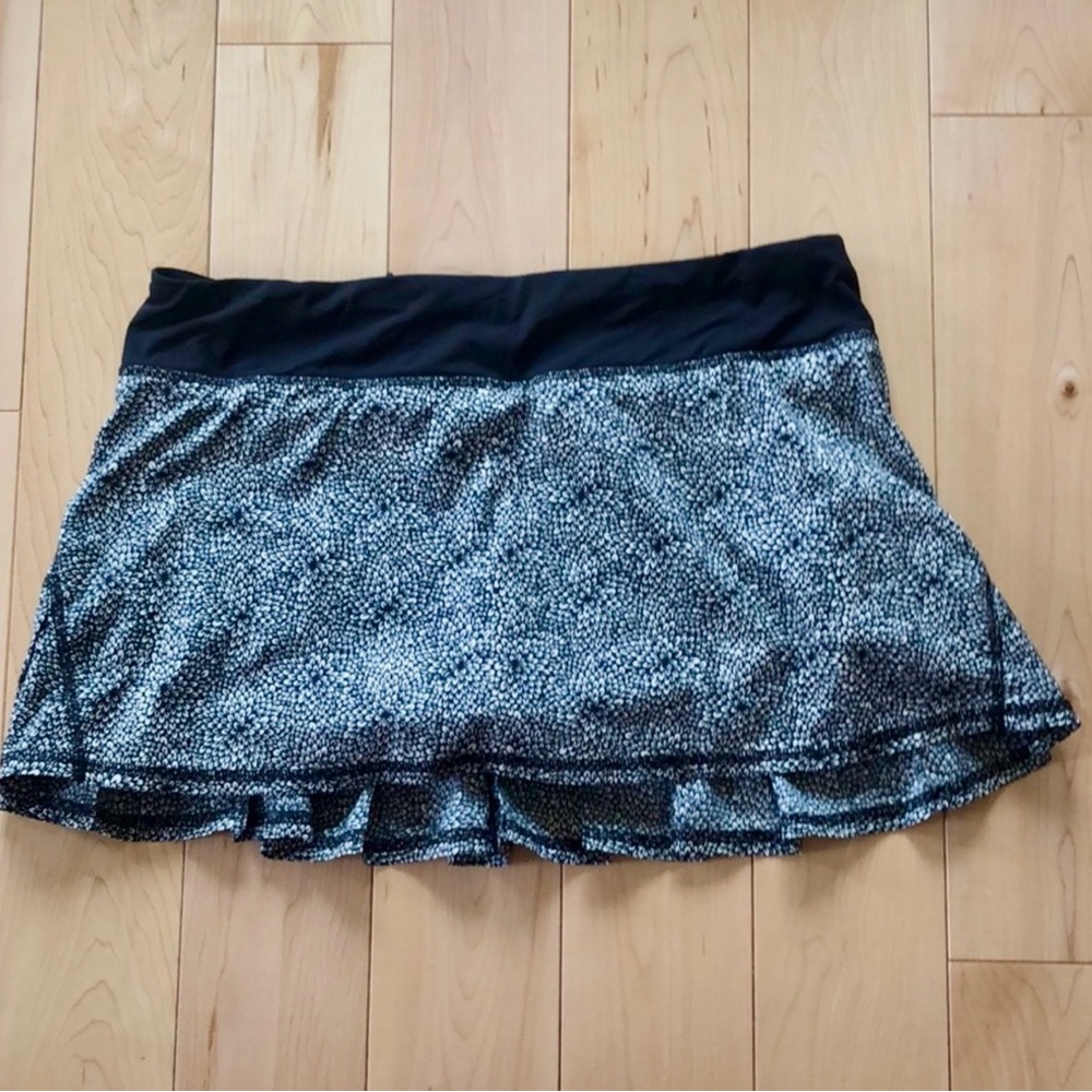 Lululemon Athletica Black and Gray Running Skirt